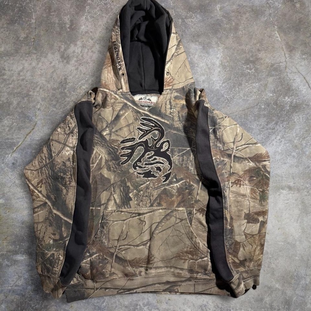 Distressed Realtree Whitetail camouflage hoodie with black side panels Size M
